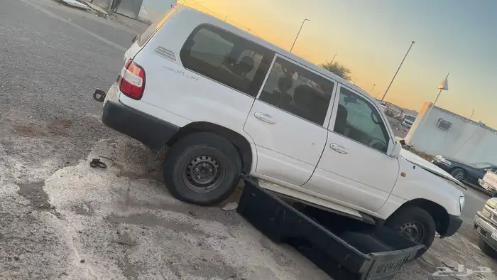 جيب لاندكروزر قطع غيار 0