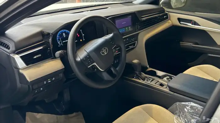 كامري E 2025 بنزين عرض خاص 7