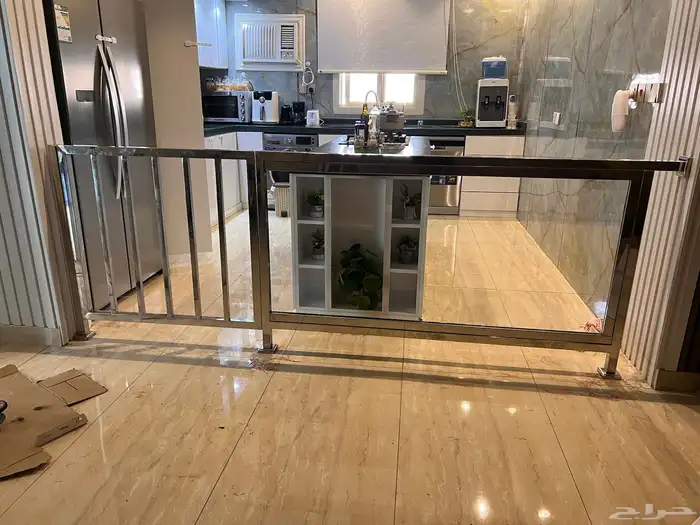 فاصل مطبخ ستانلس ستيل مع زجاج فخم   تصميم راق  وجودة عالية 1