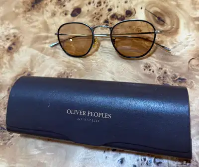نظارة شمسية Oliver Peoples index