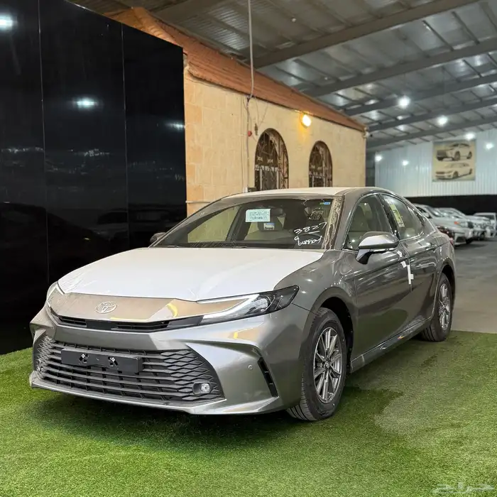 كامري E 2025 بنزين عرض خاص 2