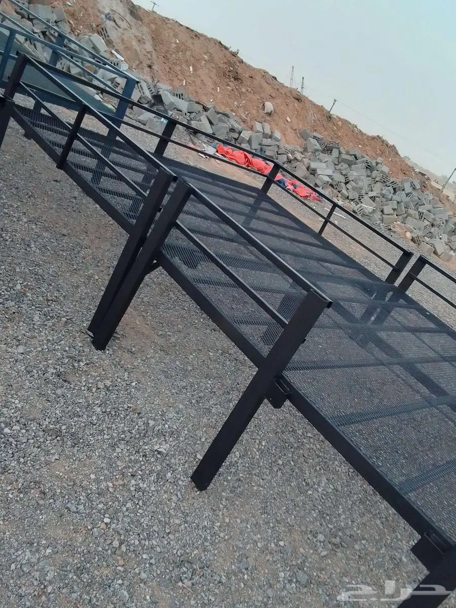 دكات حديد غرف خشب حمامات 0