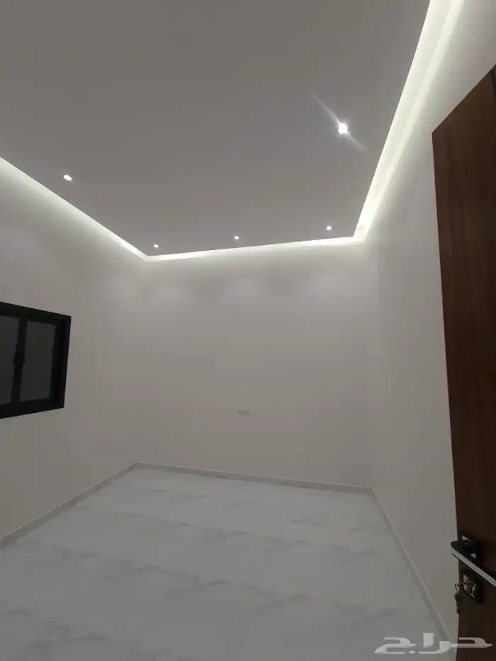 للبيع عمارة 18 و 4 محلات بحي البلدية حفر الباطن 7