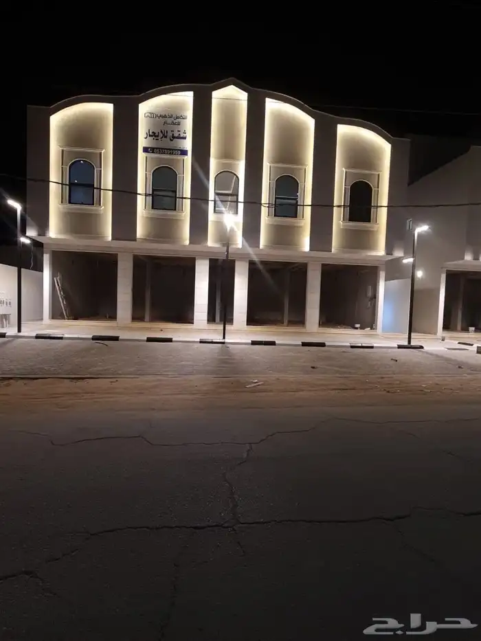 للبيع عمارة 18 و 4 محلات بحي البلدية حفر الباطن 11