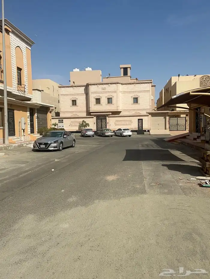 فيلا للإيجار مؤثثة جزئيا بتصميم مودرن المكيفات والمطبخ راكب 1