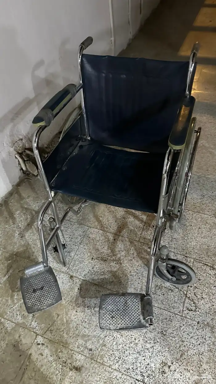 سرير حدي تحط المرتبه وتنام وكرسي متحرك كلها 150 1