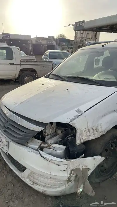 للبيع سياره رينو لوجان 2013 0