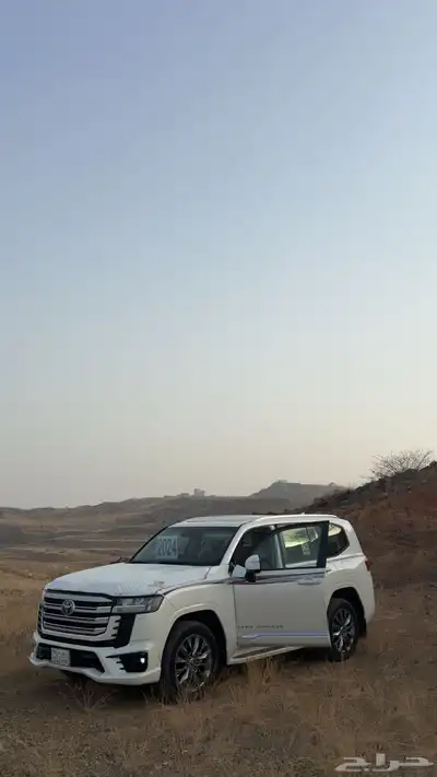 لاندكروزر 2024 وارد الساير 3