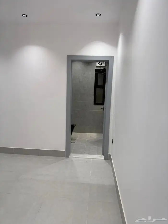 شقة جديدة للايجار حي الصفا 4 غرف ثلاث حمامات 10