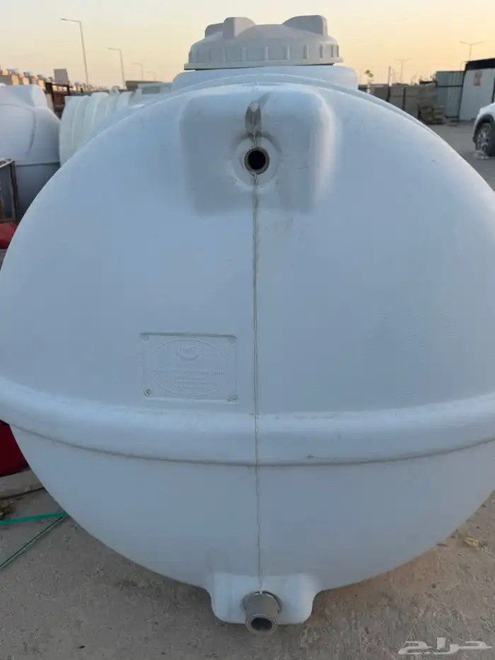خزانين ماء للبيع 2000الف التر العدد 2المهيدب 2