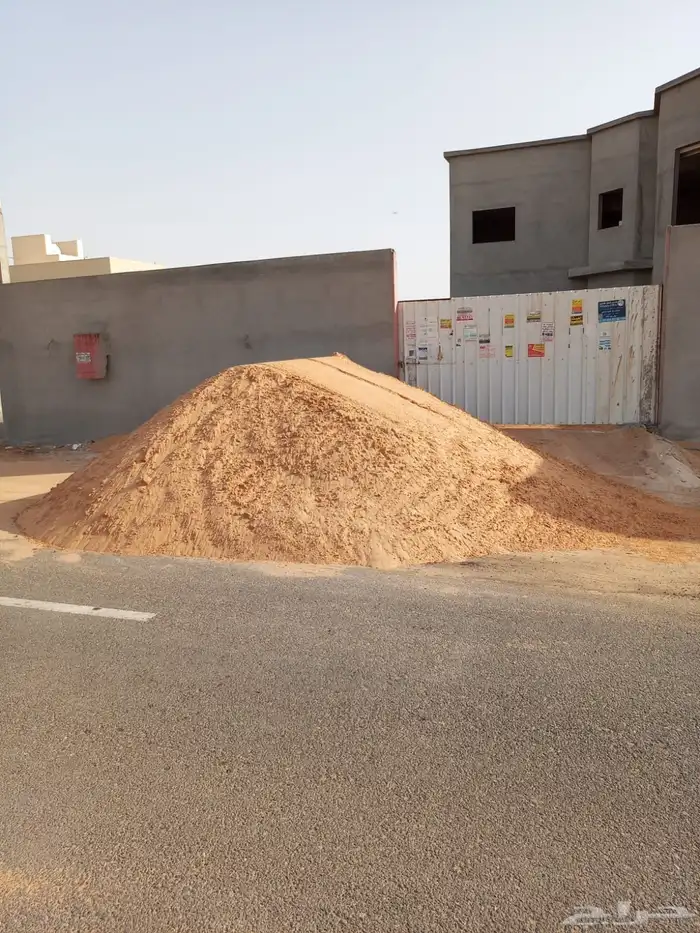 توريد الرمل ابيض واحمر وبطحاء بطحا طرطشه بلاط مخلوط دفان 0