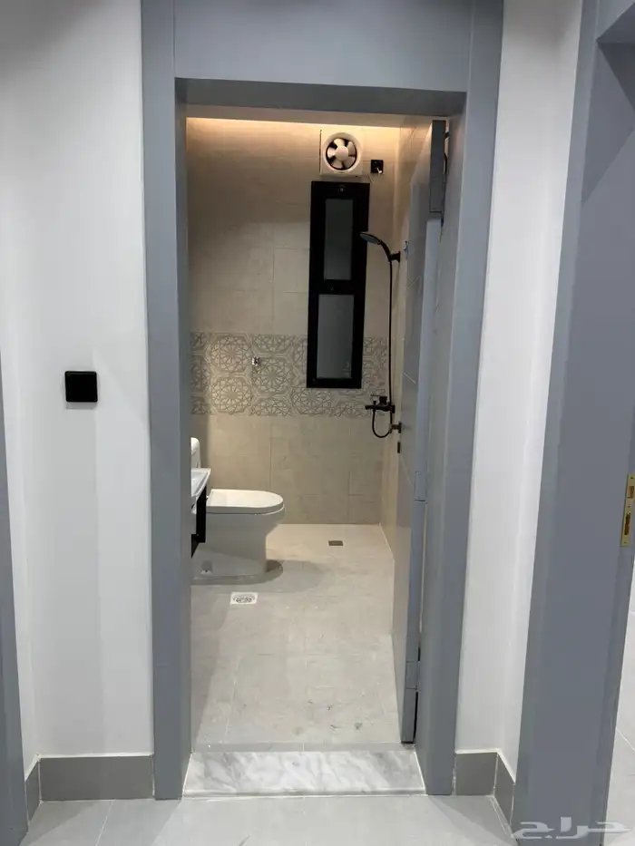 شقة جديدة للايجار حي الصفا 4 غرف ثلاث حمامات 11