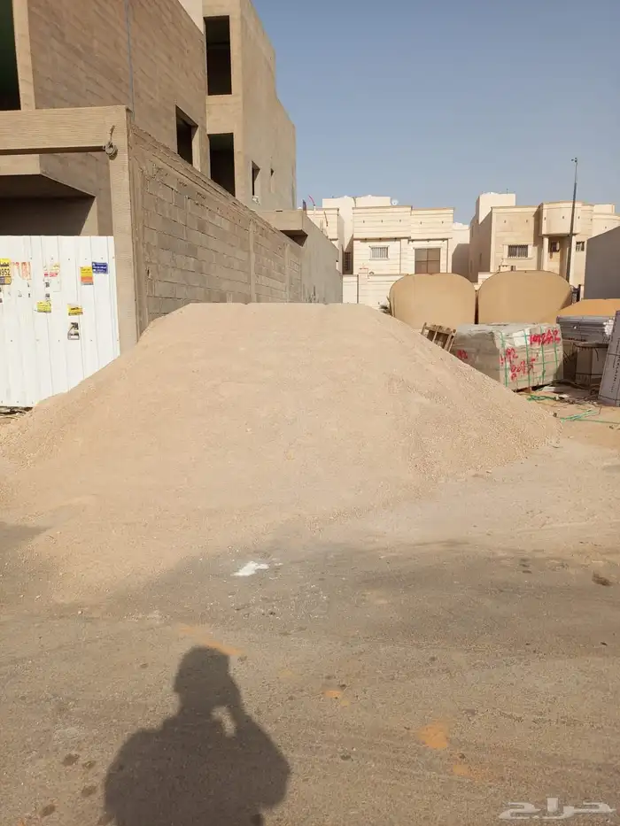 توريد الرمل ابيض واحمر وبطحاء بطحا طرطشه بلاط مخلوط دفان 1