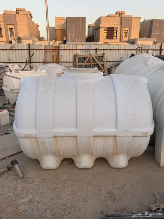 خزانين ماء للبيع 2000الف التر العدد 2المهيدب 1