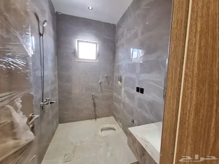 دور للبيع بحي المطار 2