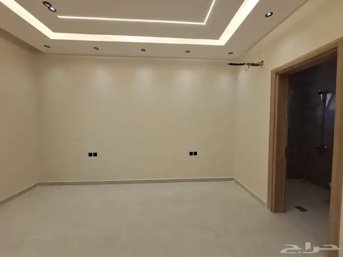 دور للبيع بحي المطار 12