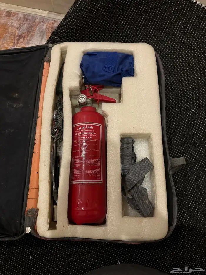 شنطة فورد اصليه مع الأغراض الموضح بصوره وكاله 0