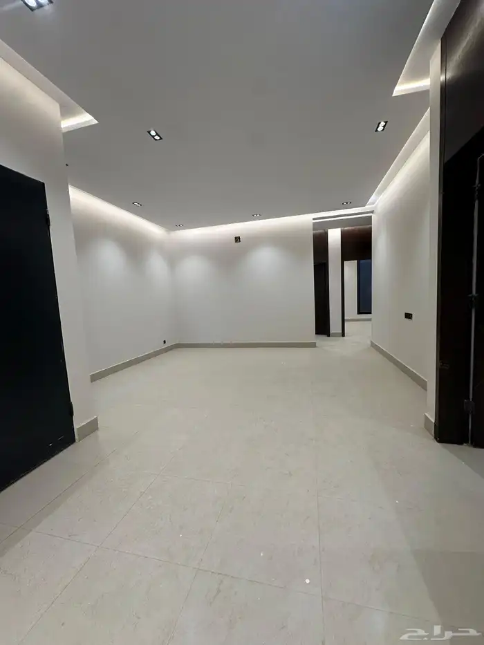 دور أرضي للبيع بالجنادرية 730 الف 3