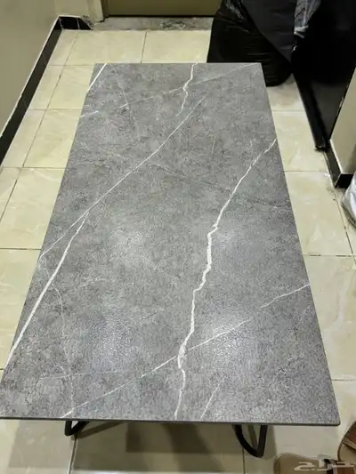 سجاد للبيع مقاس 2 50 3 50 موضح بالصور وطاوله ع السوووم 4