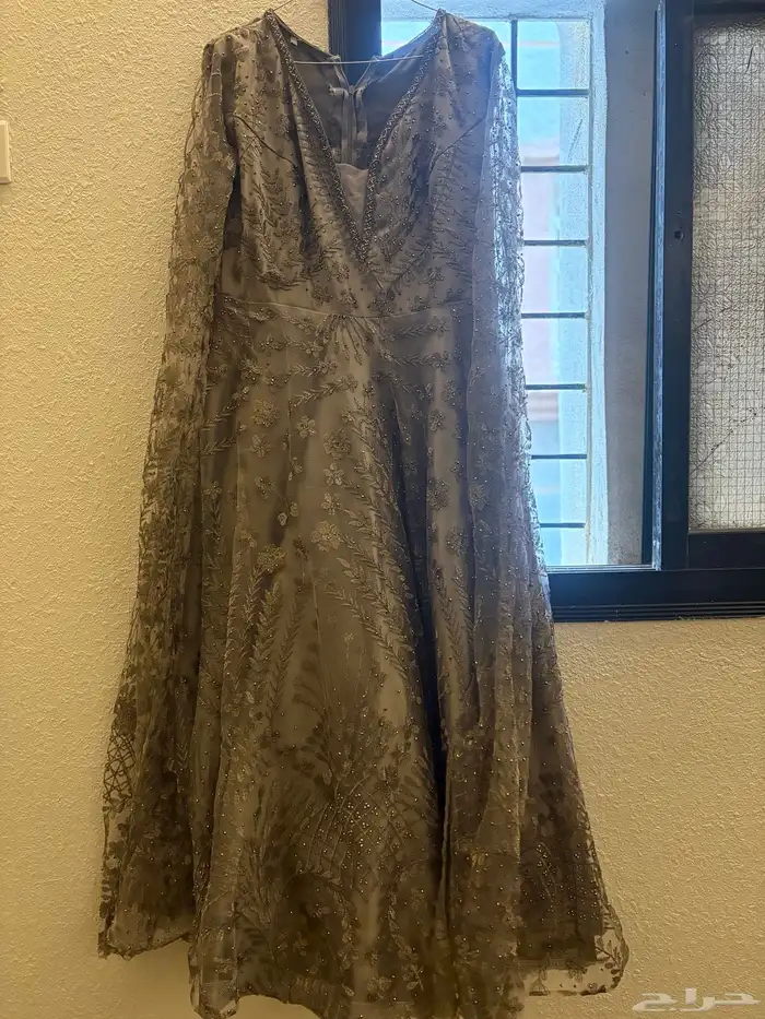 للبيع لاعلئ سوووم اثنين فساتين 1