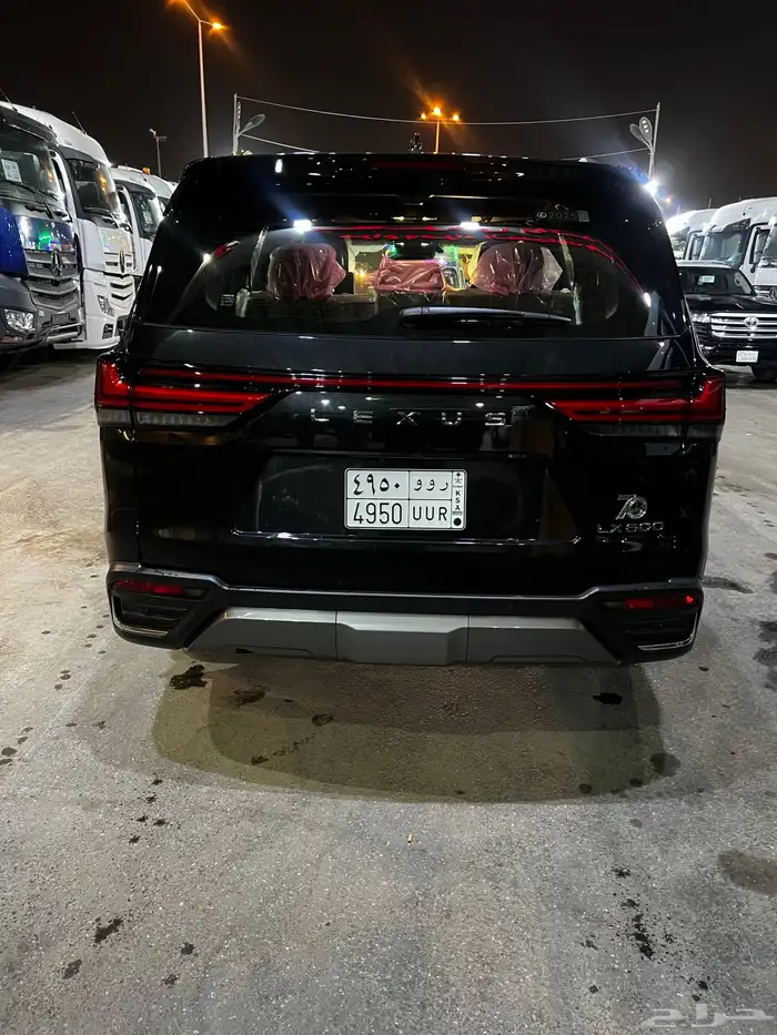 لكزس موديل 2025 BB اسود داخلي احمر 3