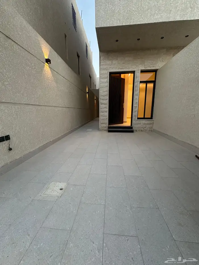 دور أرضي للبيع بالجنادرية 730 الف 0