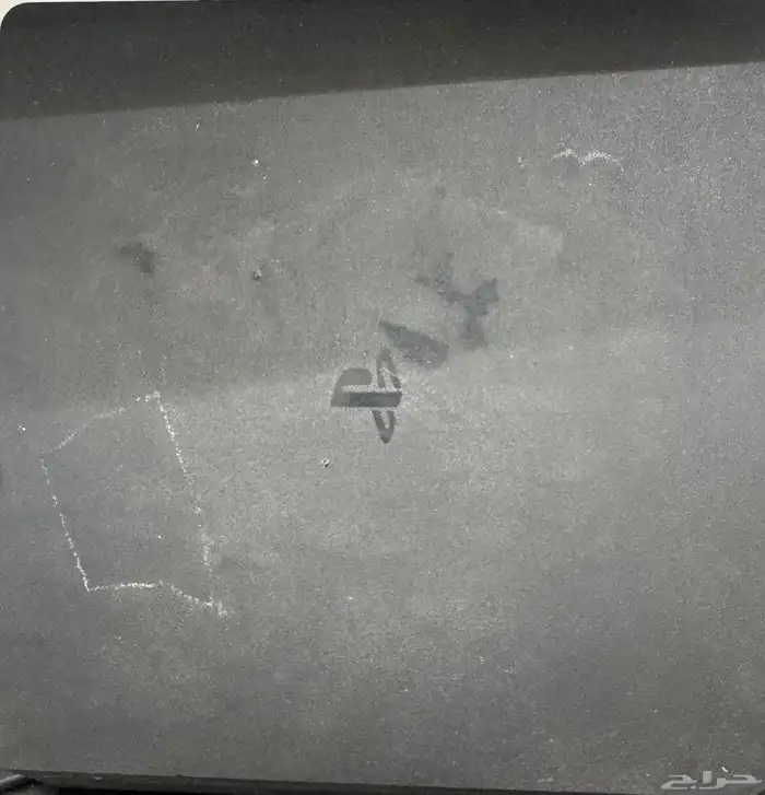 سوني 4 للبيع مع يدين مستعجل وشريطين فيفا 22 وردد حرب 1