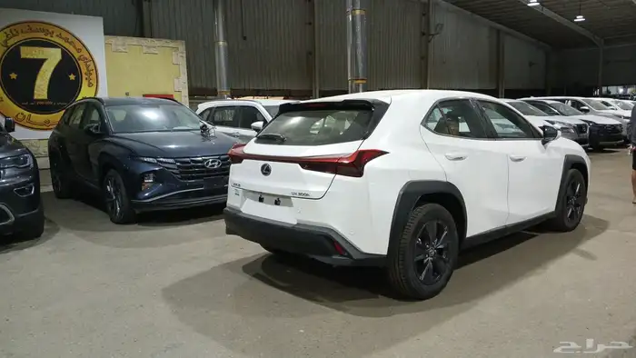 لكزس UX هايبرد 2024 ب164000 بالضريبة 3