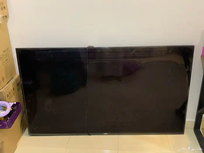 شاشة LG مكسوره الزجاجه الداخليه لكن تستخدم كقطع غيار 0