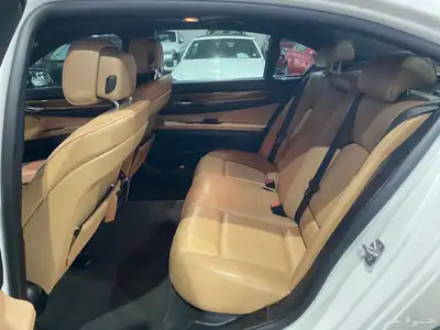 بي ام دبليو 2012 740 19