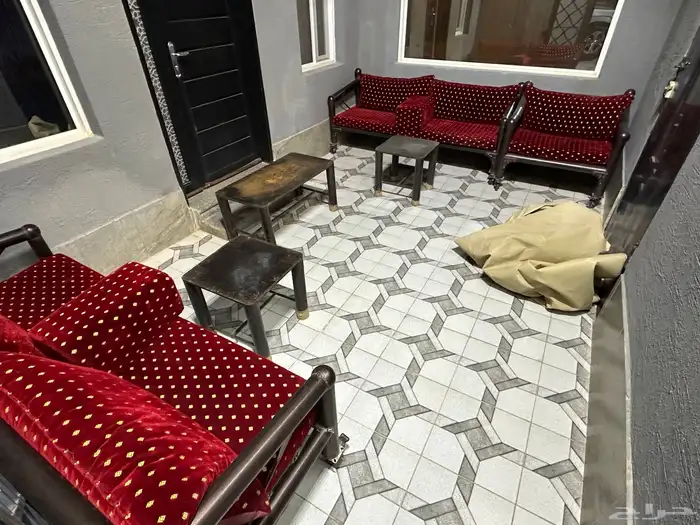للبيع كراسي (حوش) جلسات خارجيه مع طاولات حديد 0