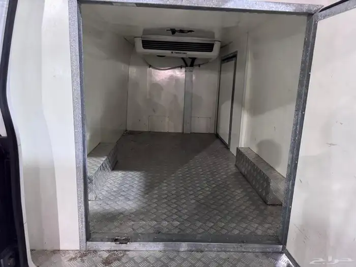 نيسان باص ثلاجة 2021 16