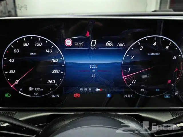 مرسيدس C200 2025 8