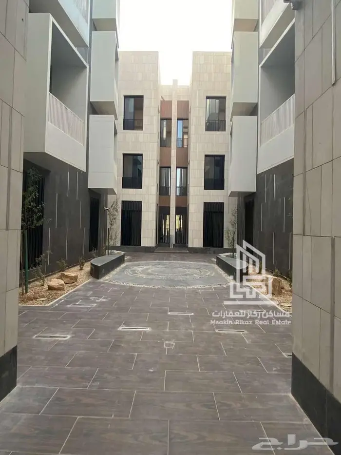 شقة مودرن مع سطح للبيع -مشروع أسس 470 متر 1
