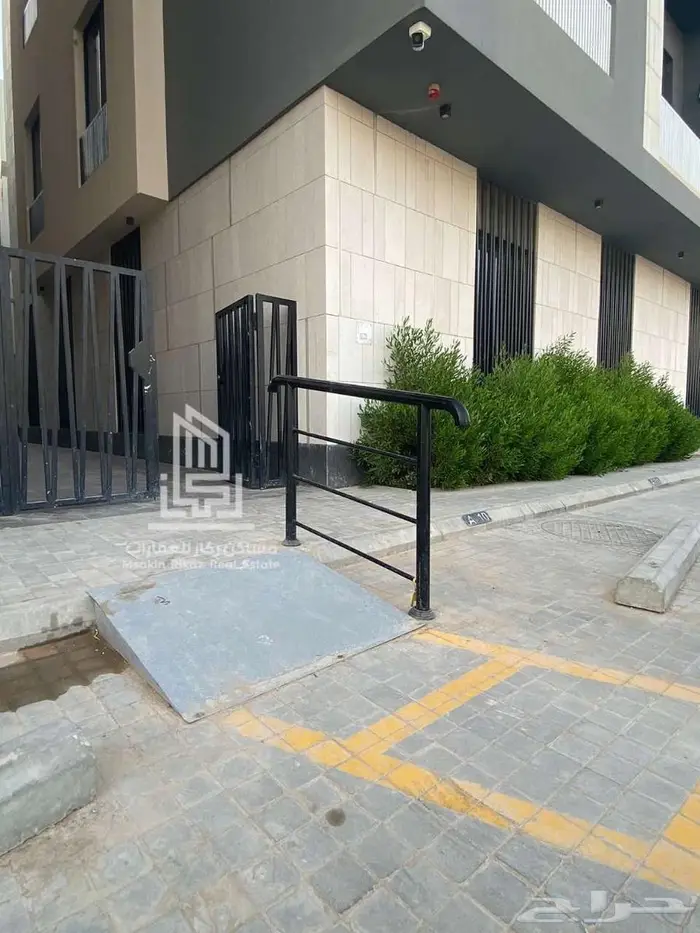 شقة مودرن مع سطح للبيع -مشروع أسس 470 متر 2