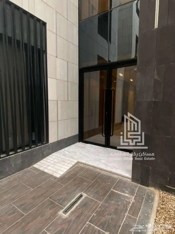 شقة مودرن مع سطح للبيع -مشروع أسس 470 متر 3