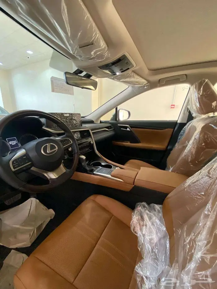 ليكزس ار اكس بنزين موديل 2022 6