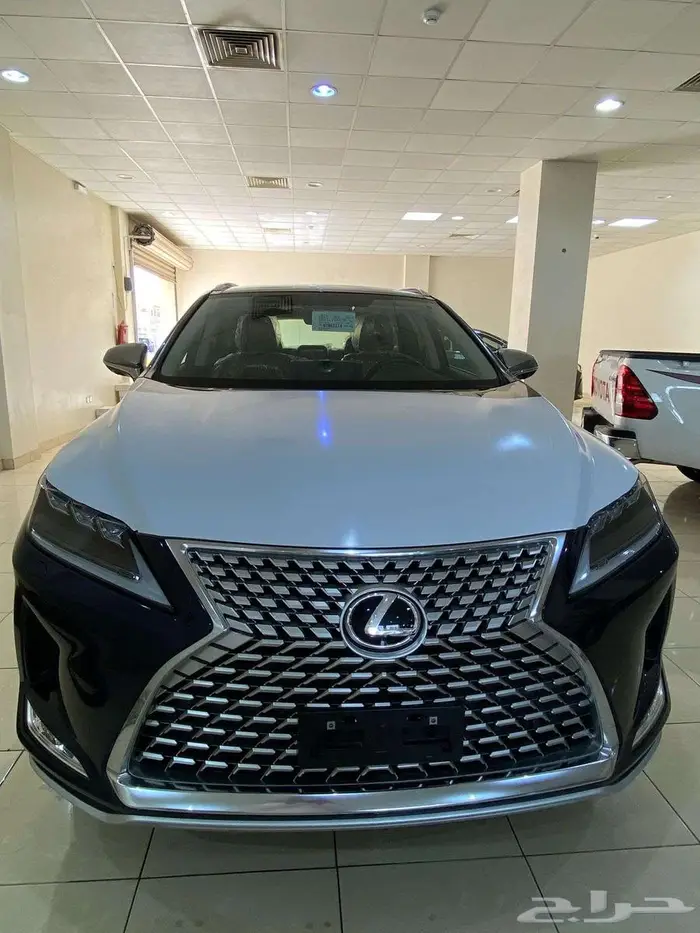 ليكزس ار اكس بنزين موديل 2022 0