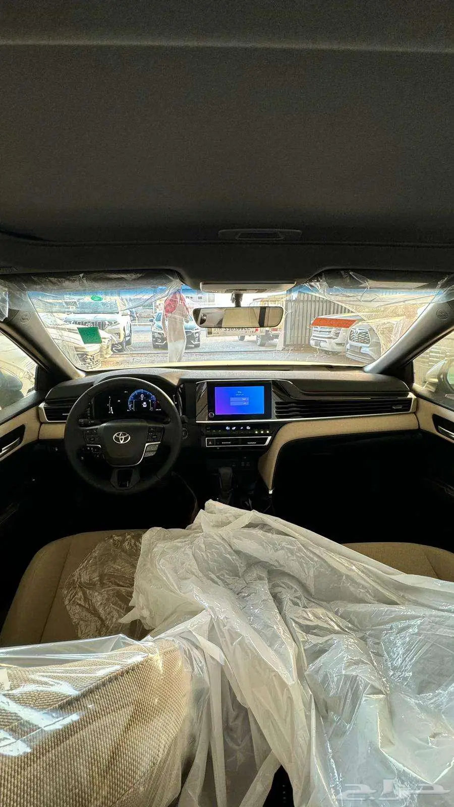 تويوتا كامري فتحة سقف 2025 6