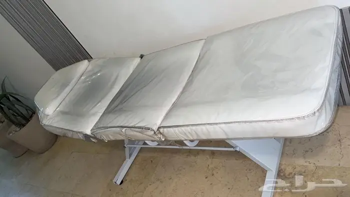 سرير مكياج او مساج 1