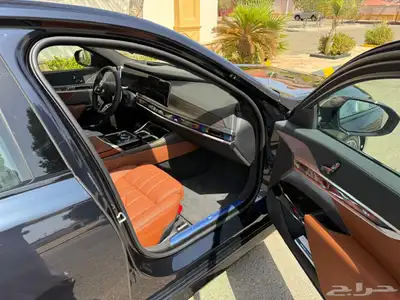 BMW735 2025 4