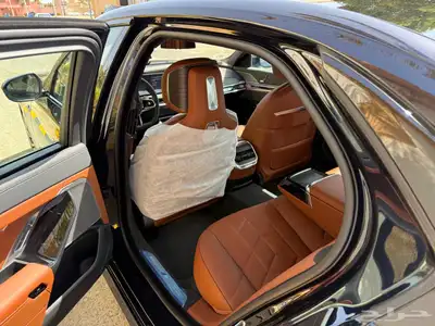 BMW735 2025 8