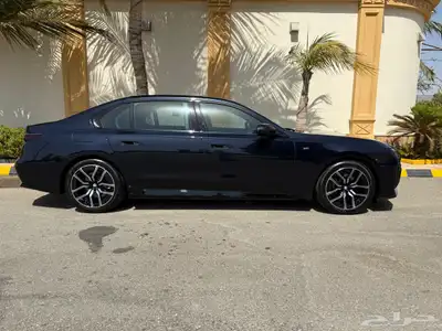 BMW735 2025 1