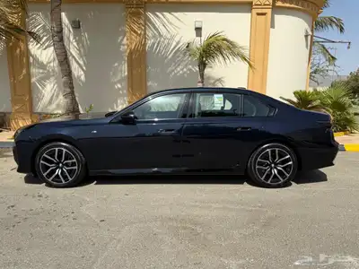 BMW735 2025 7
