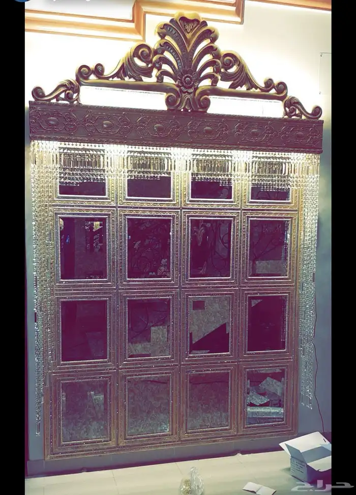 واجهة ذهبيه شكل جميل مع إضاءات محيطية 1