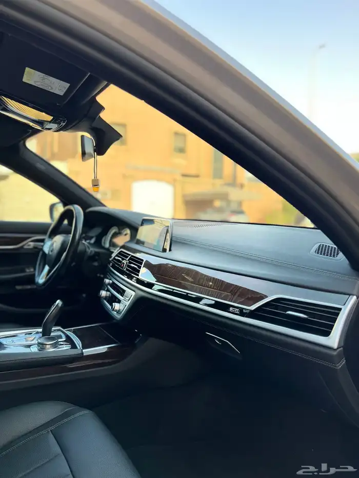 بي ام دبليو 730Li قمة النظافة 2017 بحالة الوكالة 44