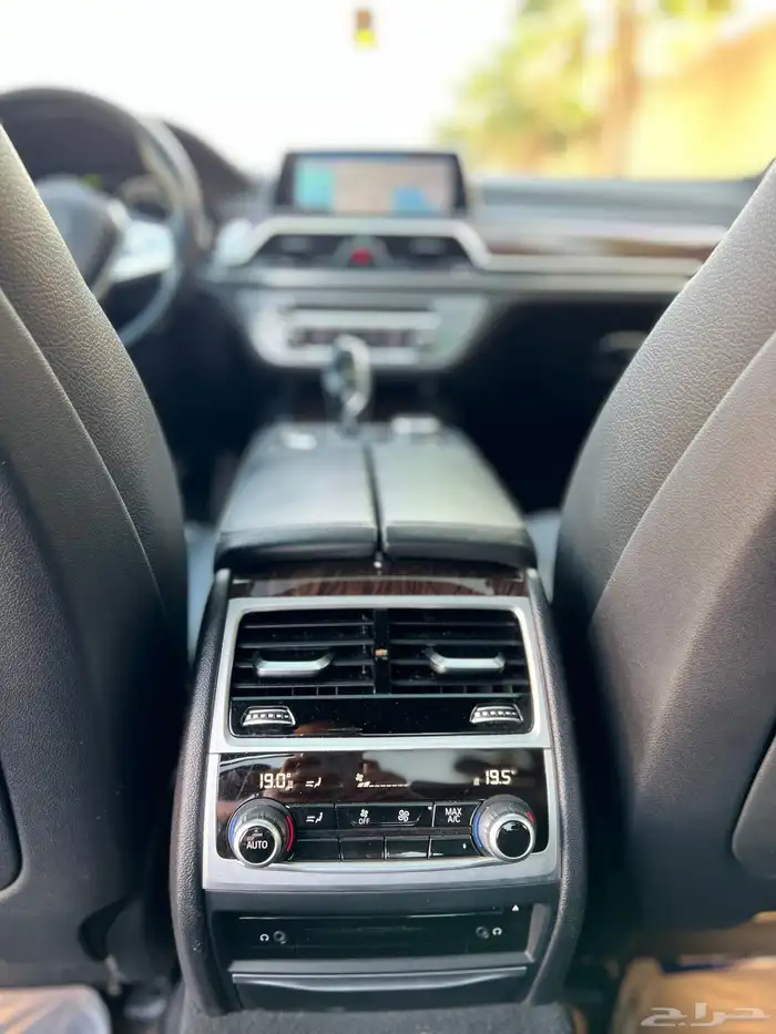 بي ام دبليو 730Li قمة النظافة 2017 بحالة الوكالة 32