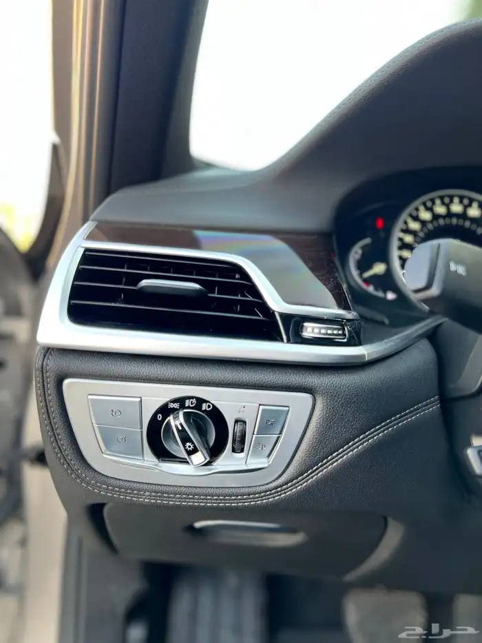 بي ام دبليو 730Li قمة النظافة 2017 بحالة الوكالة 17