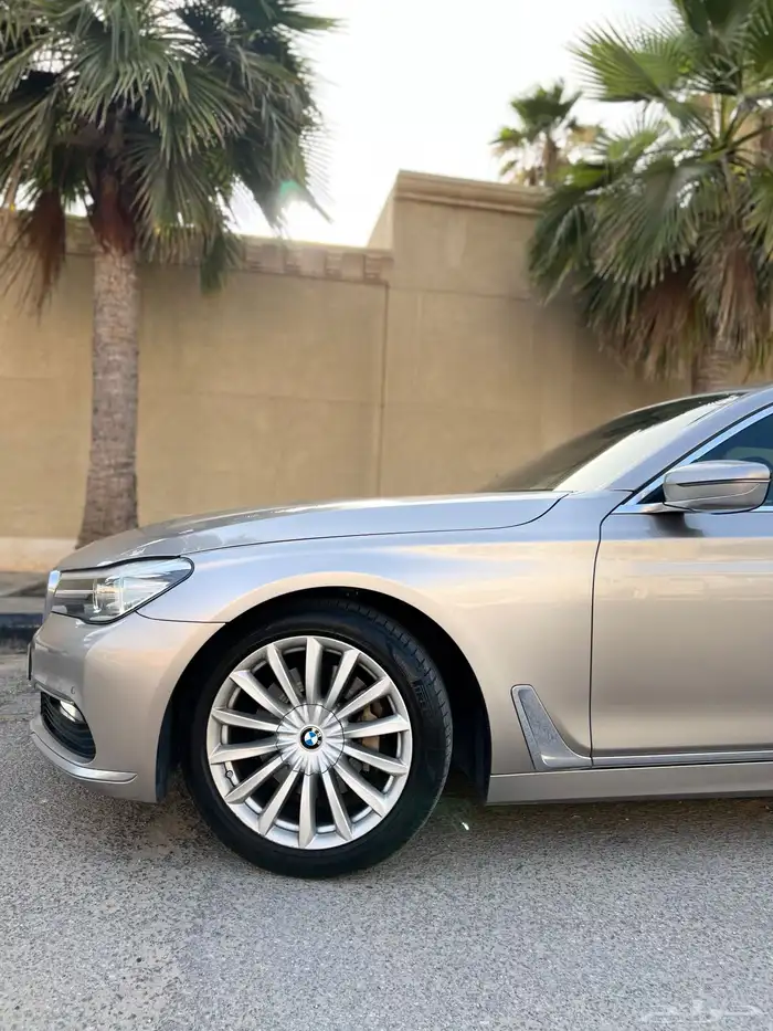 بي ام دبليو 730Li قمة النظافة 2017 بحالة الوكالة 3