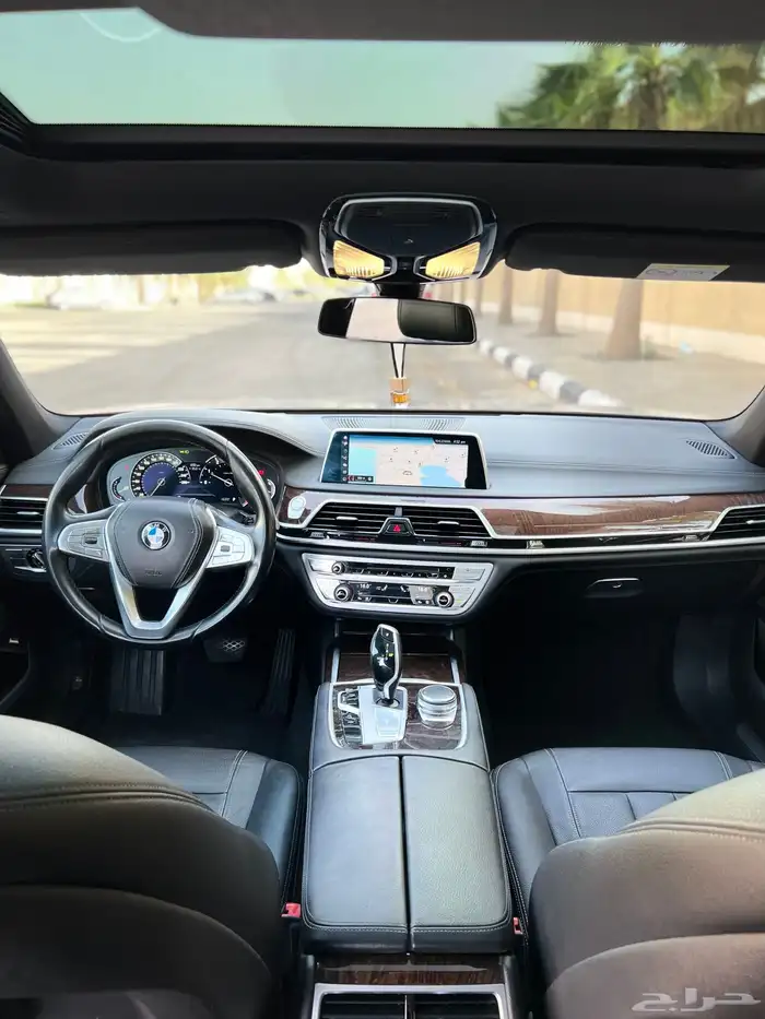 بي ام دبليو 730Li قمة النظافة 2017 بحالة الوكالة 33